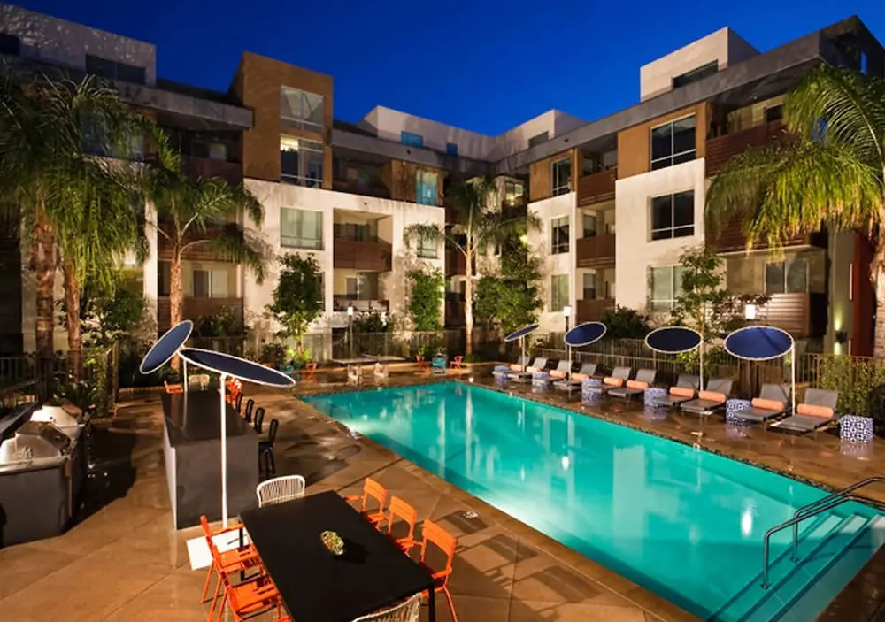 Hollywood Walk of Fame Apartments