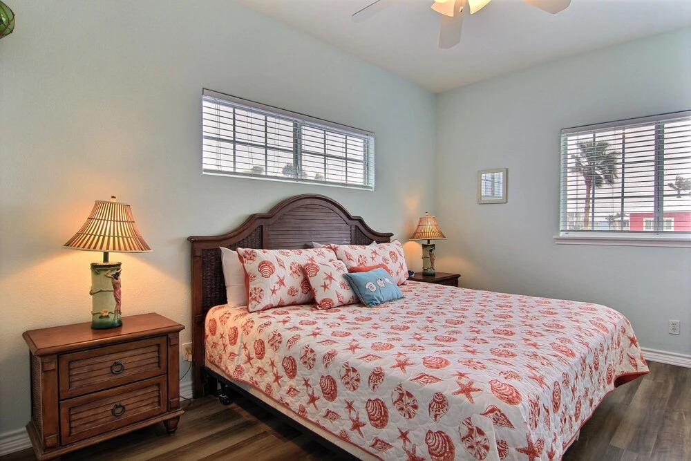Bibby's Beach Bungalow