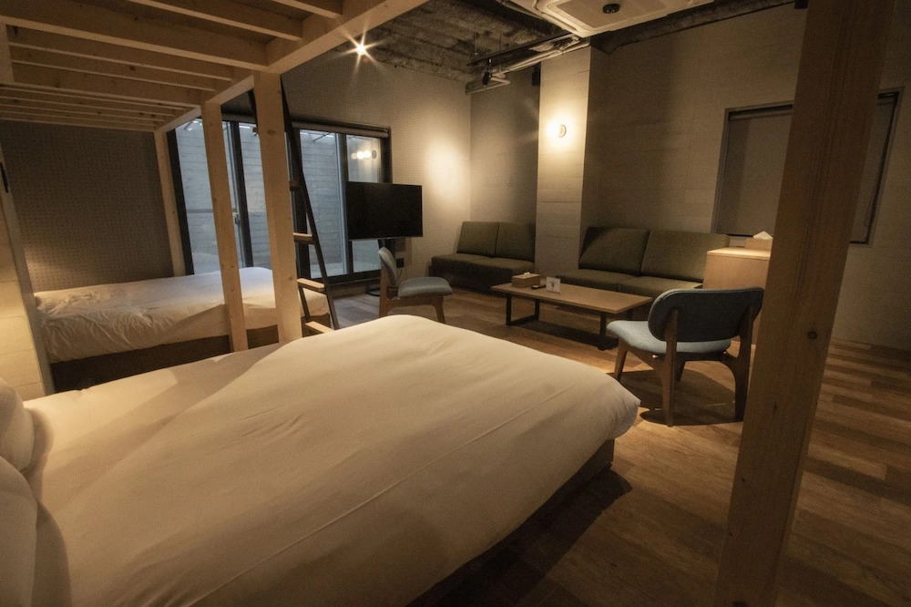 Green Room Hotel