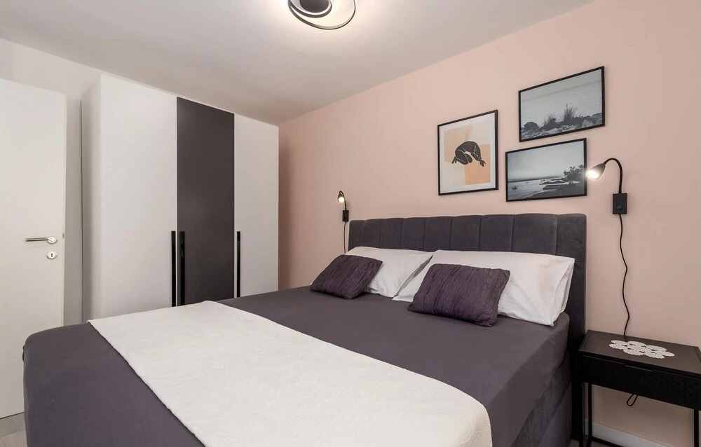 Beautiful Home in Pag With Wifi and 4 Bedrooms