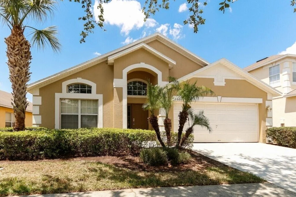 Enchanted Emerald 4 Bedroom Home by RedAwning