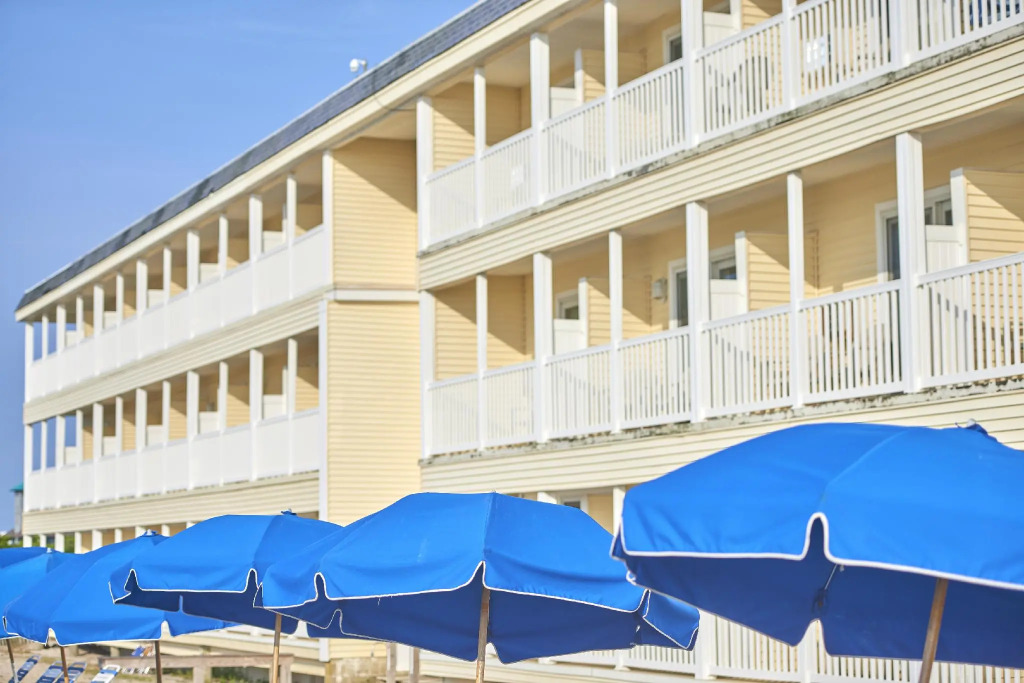 Drifting Sands Oceanfront Hotel