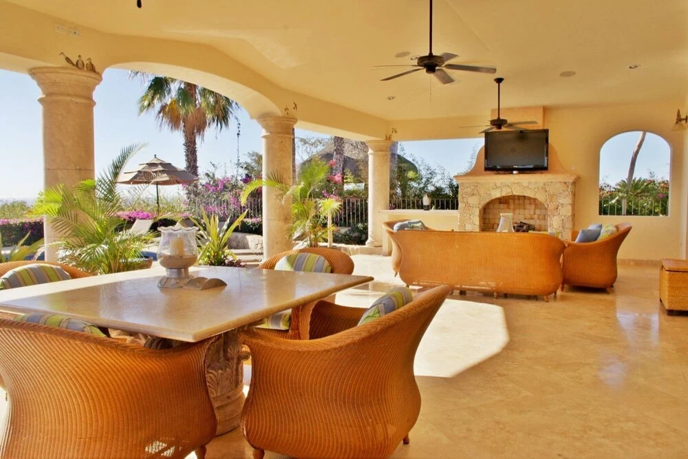 Villa Esquina - Split Level Villa With Ocean & Views