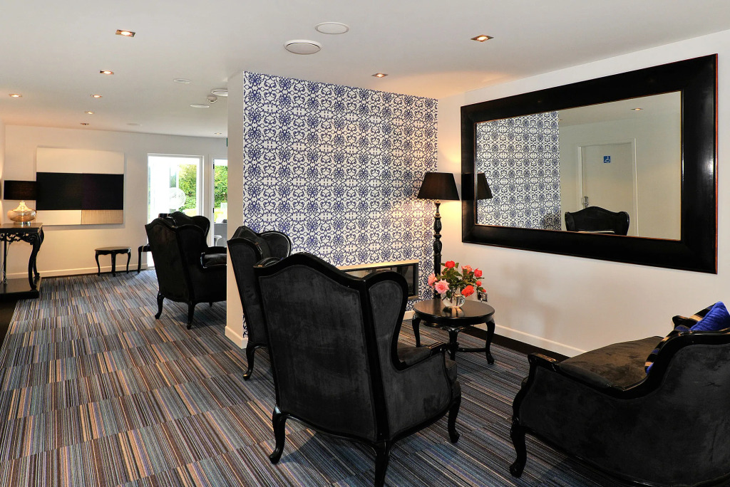 Black Swan Lakeside Boutique Hotel