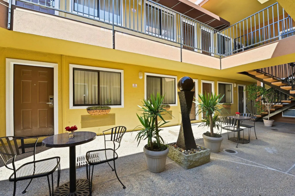 Inn by the sfo