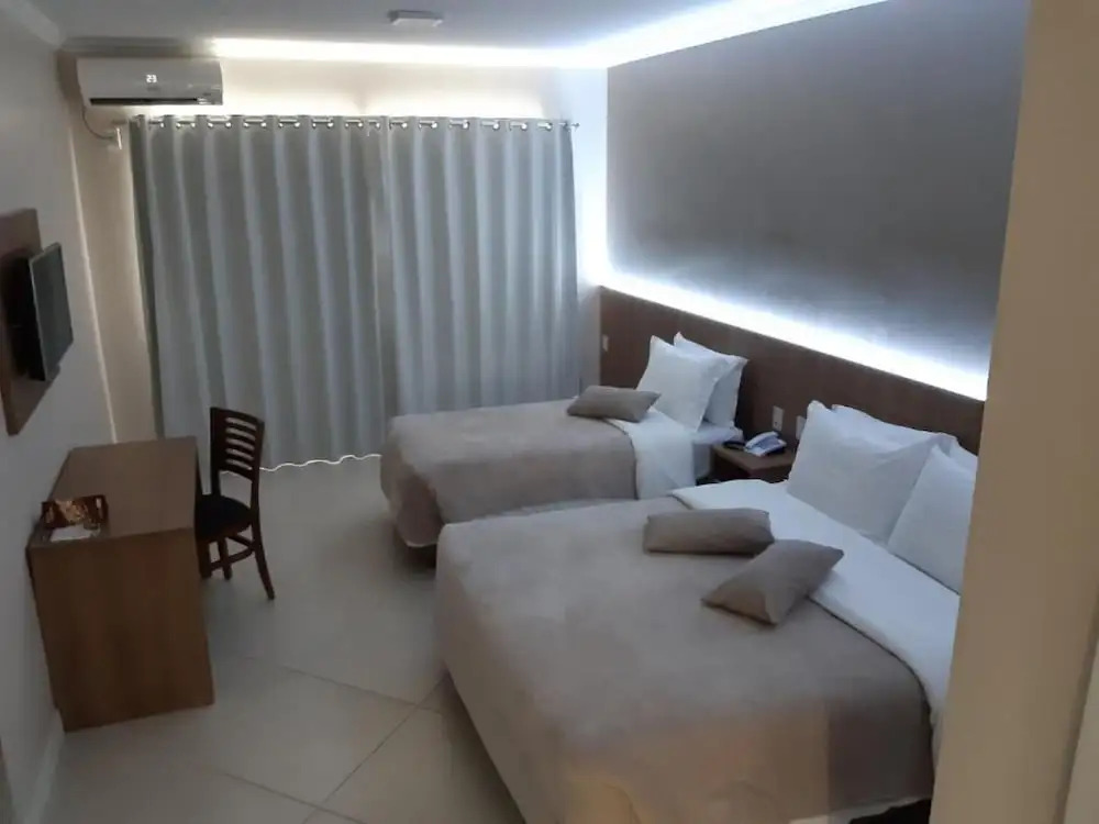 Confort Fronteira Hotel