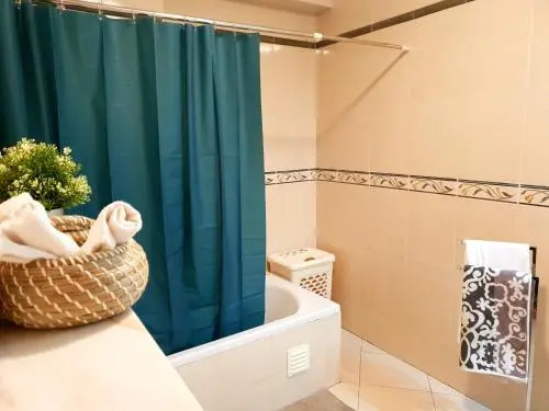 DOWNTOWN-GuestHouse