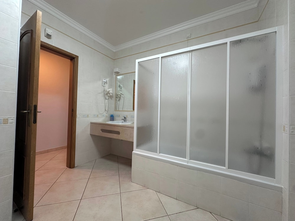 Oceanview Bliss in Albufeira Retreat Over Oldtown