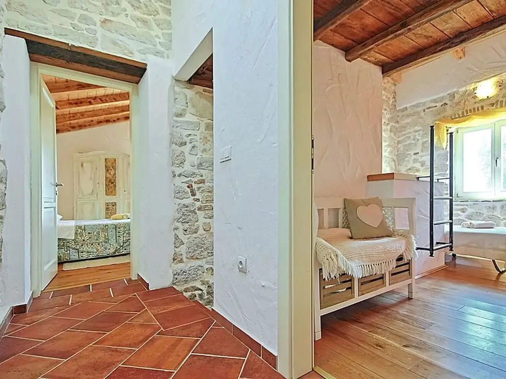 Rustic Villa in Dracevac With Outdoor Pool