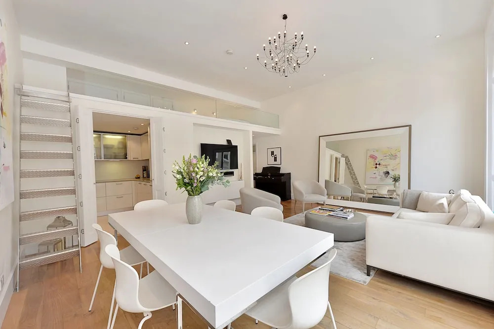 The Stunning Chelsea Gem - CCBE
