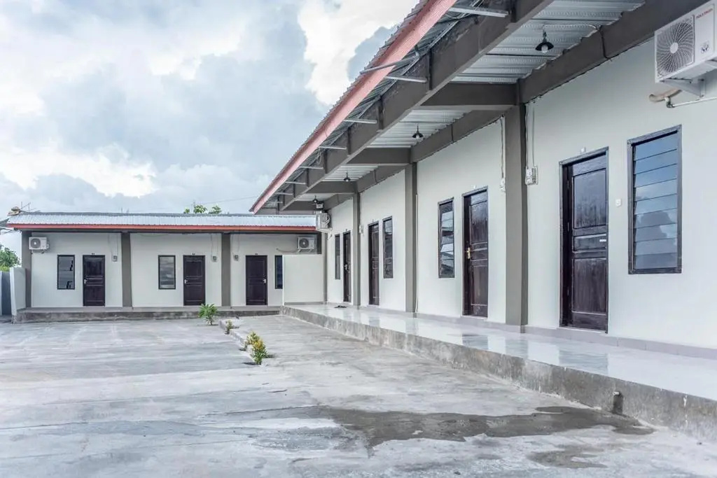 Amor Homestay near Eltari International Airport Mitra RedDoorz