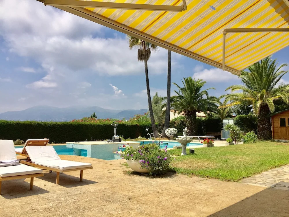 Villa Provence Pool & View