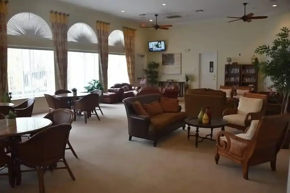 3br, 2.5ba Townhome W/ Lake View, Sunny Rear Yard 3 Bedroom Townhouse by RedAwning
