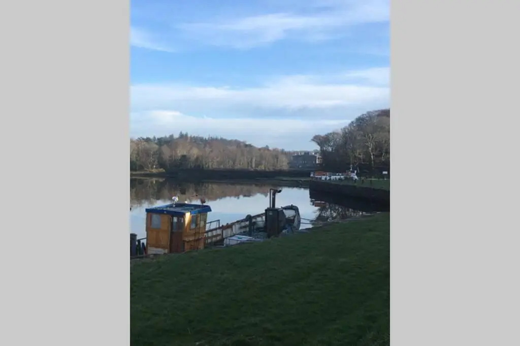 Waterfront apartment completely refurbished