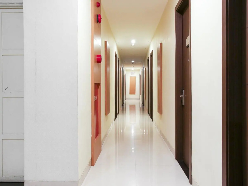 Capital O 454 Raising Hotel