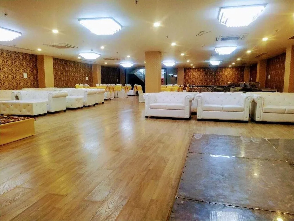 Hotel Aarkay Palace