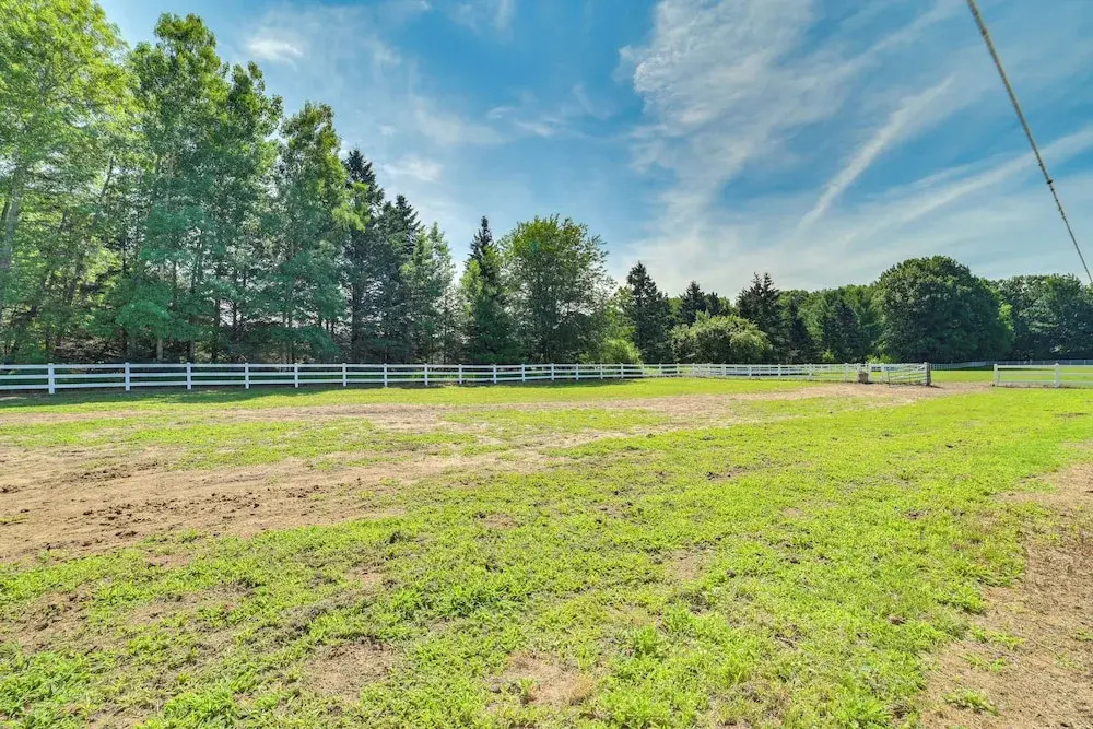 9 Mi to Boyne Resort! Farmhouse Near Town & Lake