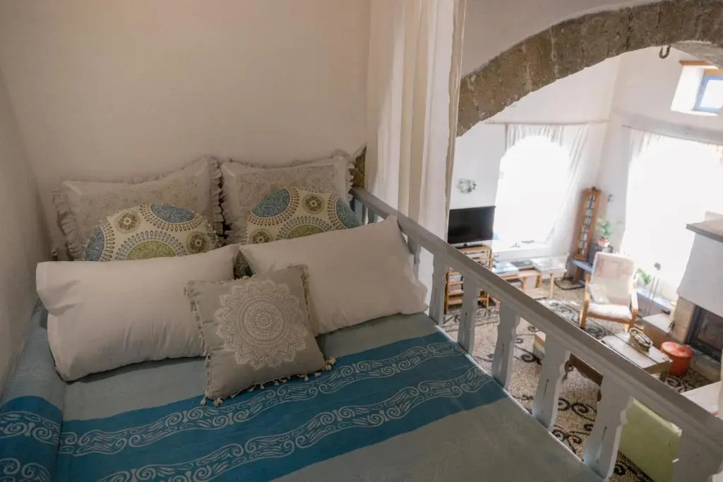 Artistic Home- 250yr old traditional village house