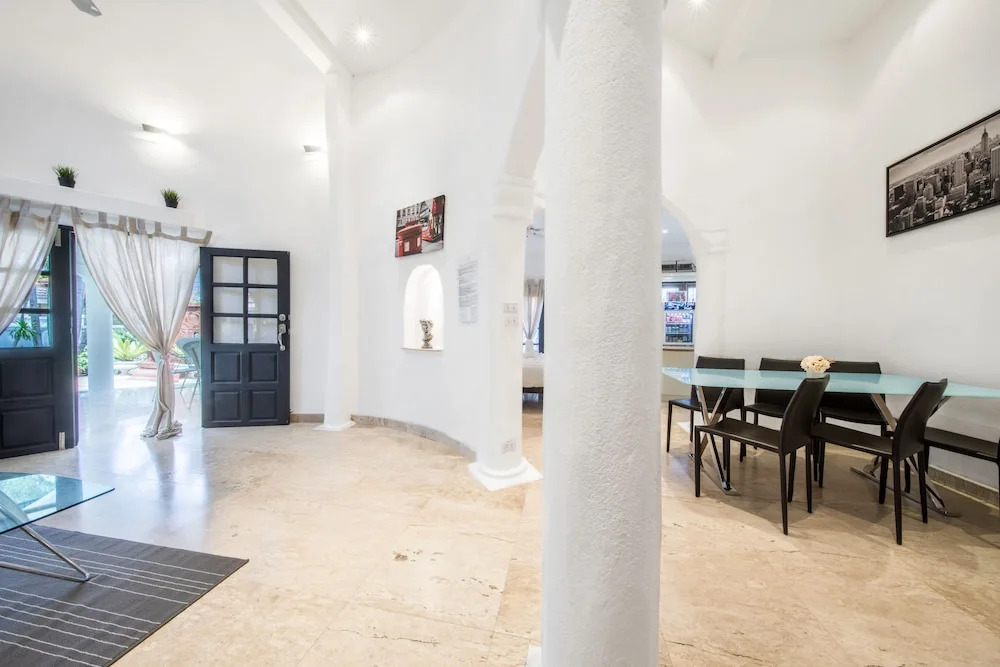 NEBULAND Luxury Pool Villa Pattaya Walking Street