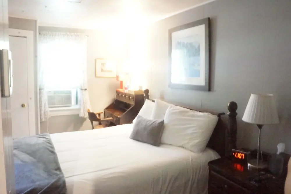 The Frogtown Inn And 6 Acres Restaurant