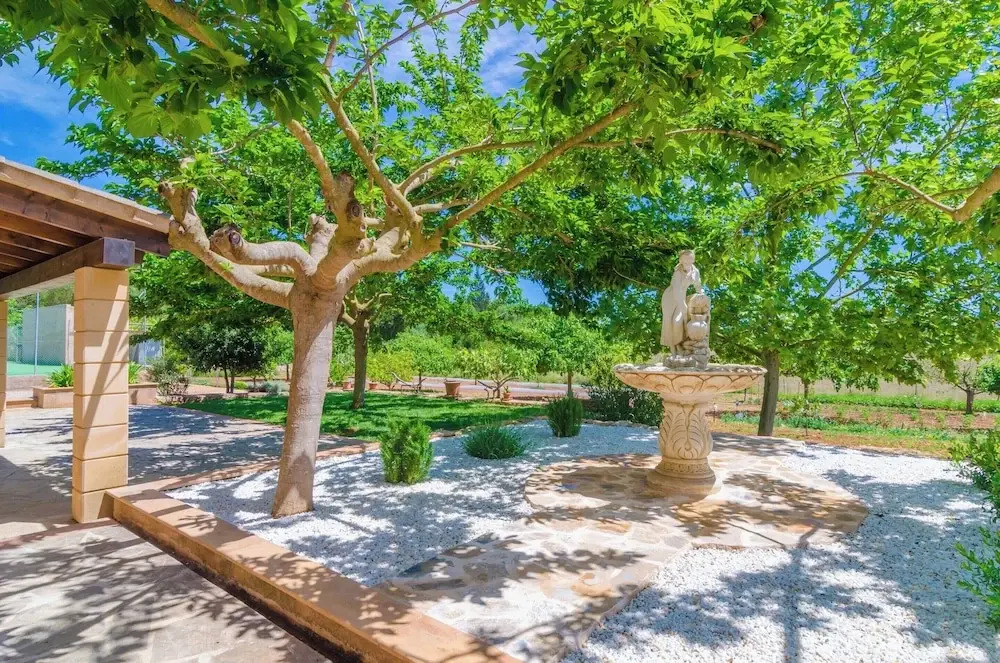 Villa in Manacor With Pool & Tennis Court