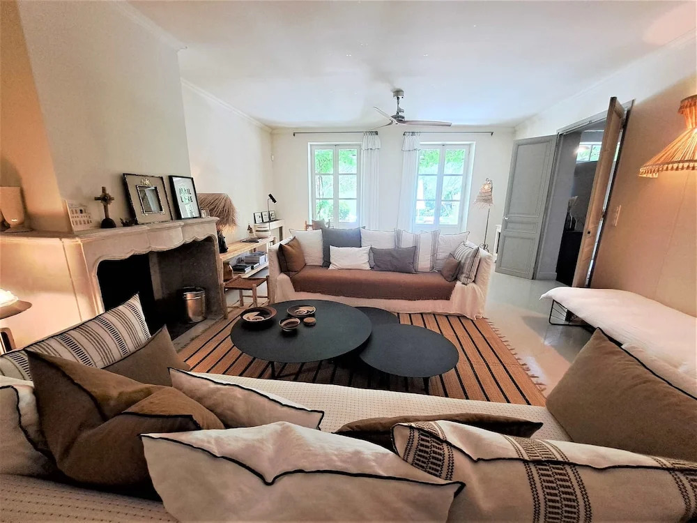 Villa Maillane 18th Century Residence Completely Renovated