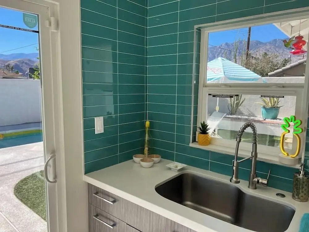 Amarillo House - Luxury Home with Pool & Spa