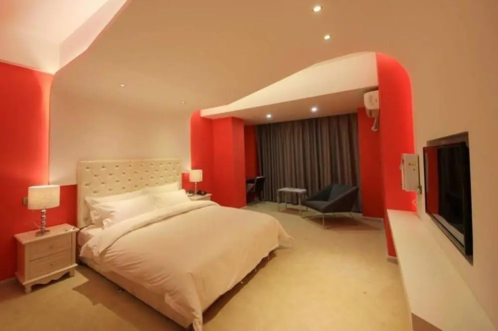 YOUANDME Smart Homestay (Longmen High-speed Railway Station Baolong Plaza)