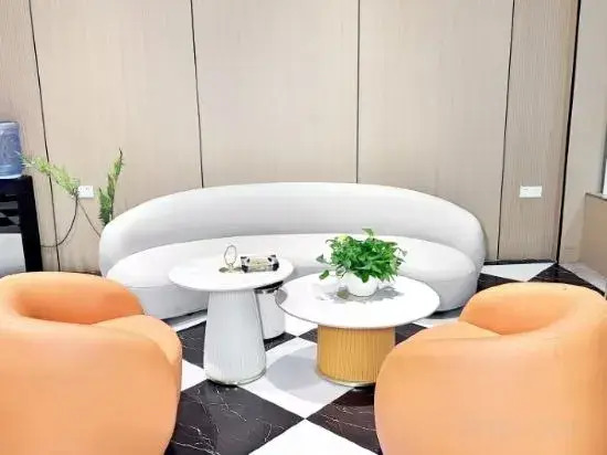 Lixin colorful art Hotel