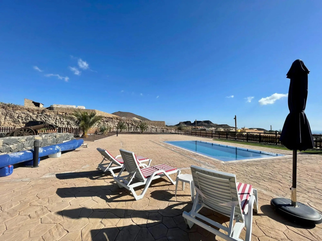 Rural house with private pool, BBQ and ocean view