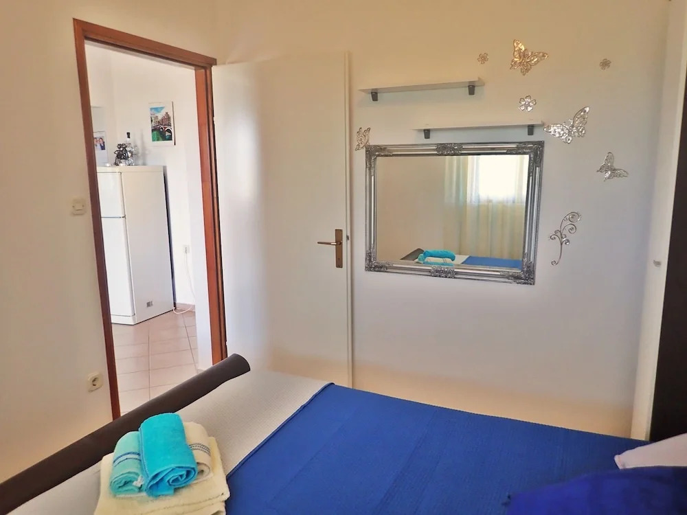 Apartment Boreas-with Panoramic View to the sea and Velebit