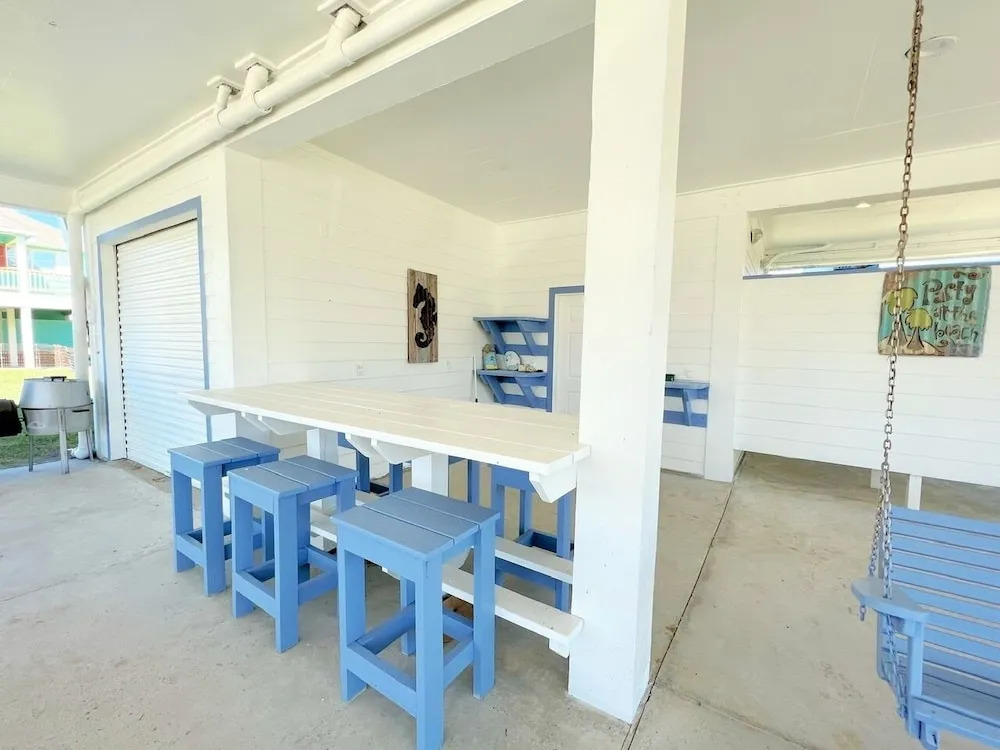 Beach'n Inn 3 Bedroom Home by RedAwning