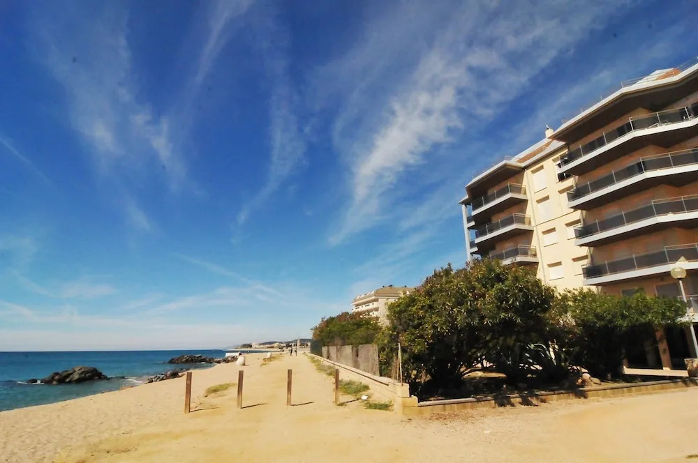 HomeHolidaysRentals Bon Repos