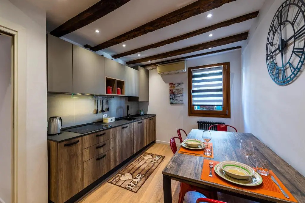 GDhouse 806