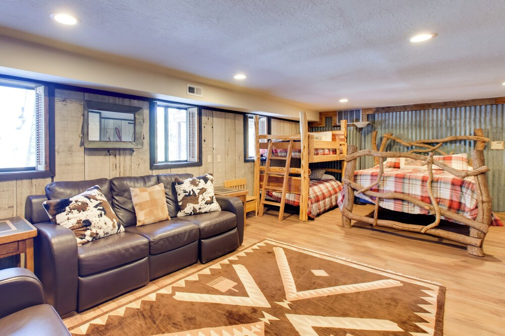 Angel Fire Cabin w/ Game Room ~ 4 Mi to Ski Resort