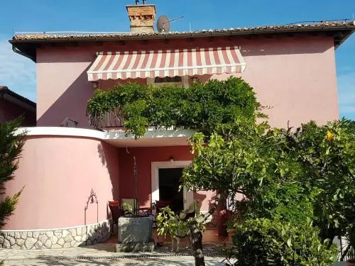 Villa Dora - Boutique Apartments