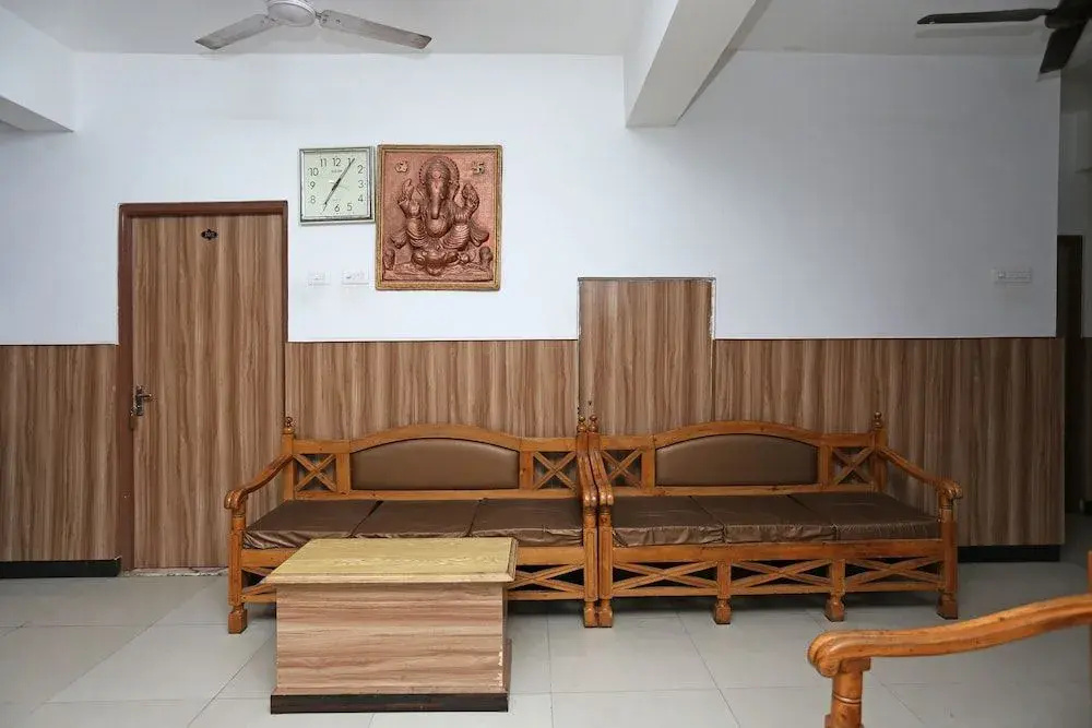Itsy Hotels Satya Shree