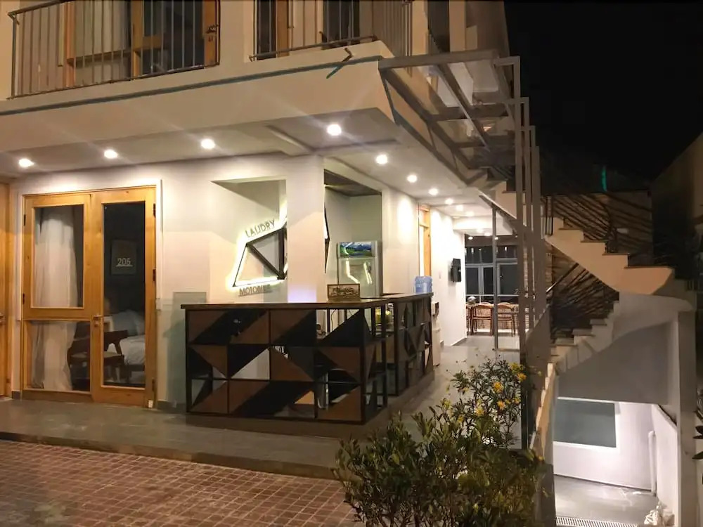 Vindy House