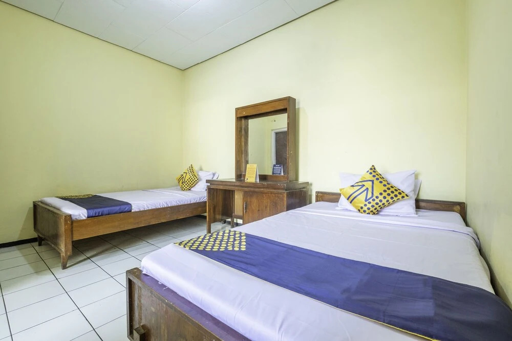 Hotel Priangan by OYO Rooms