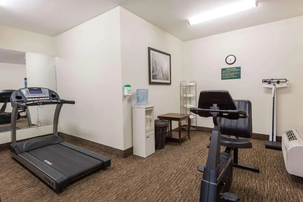 Seasons Inn & Suites Highland