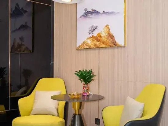 ELONG DELUXE HOTEL（Lingui District Government Store）