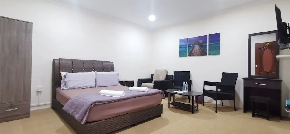 OYO Home 90372 Greybirds Hostel