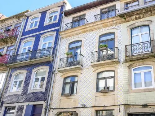 Almada Apartments 468
