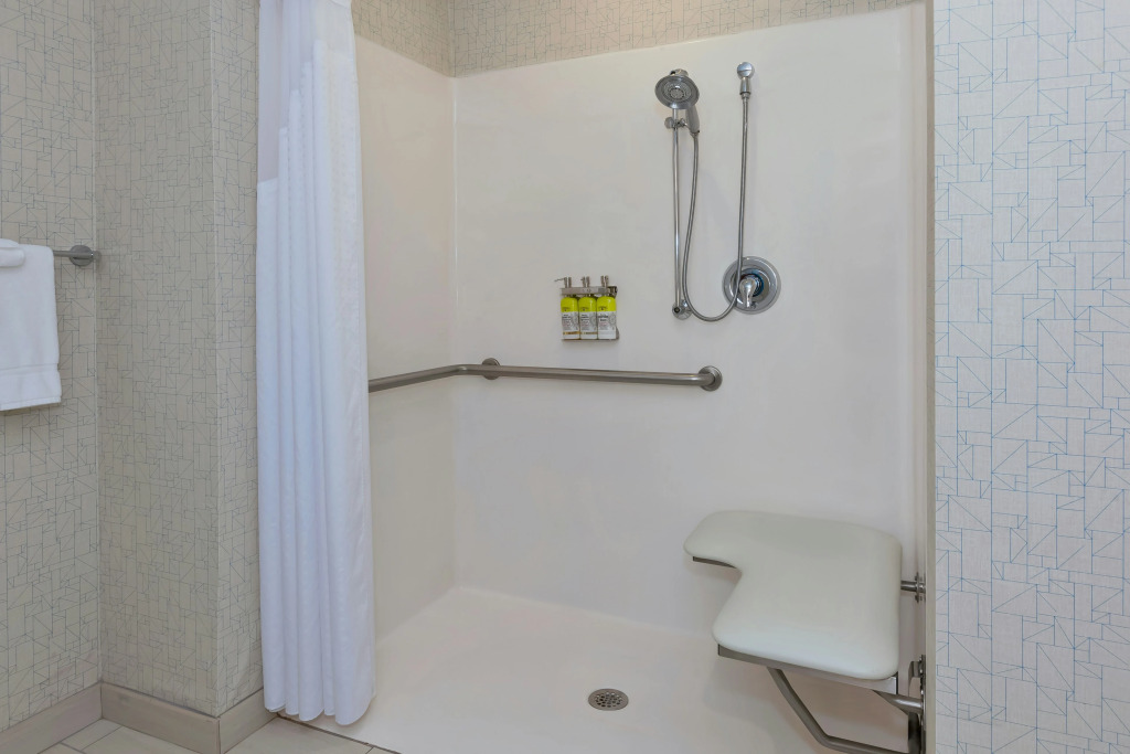 Holiday Inn Express Hotel & Suites Warminster-Horsham by IHG