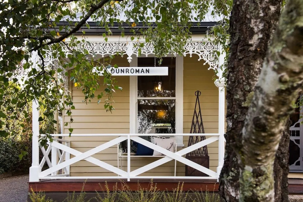 Dunroman - modern comfort, old world charm