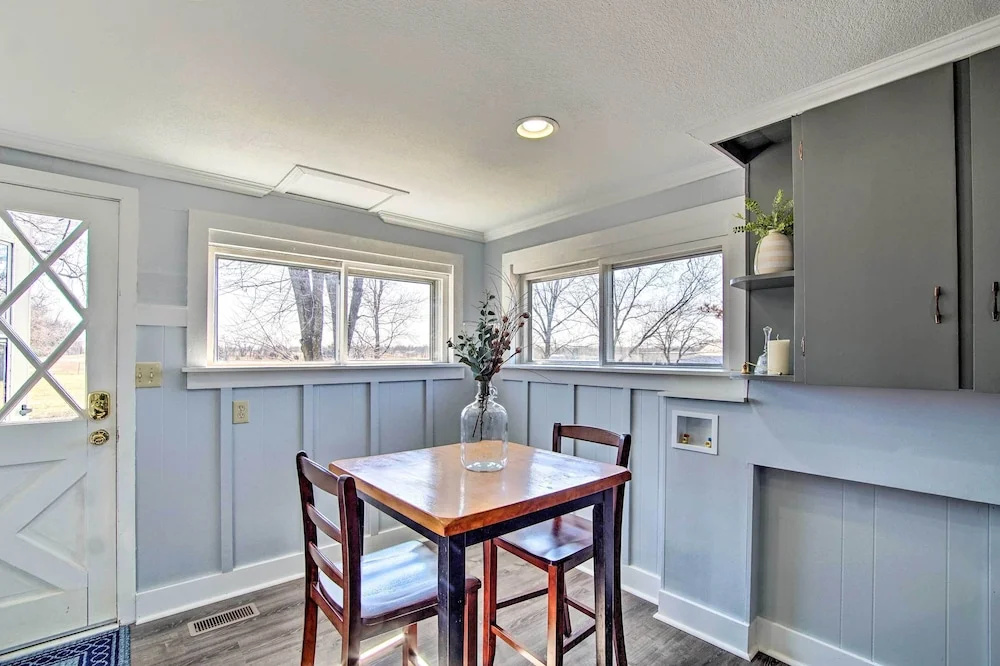 Quiet Family Home - 12 Miles to Pomona State Park!