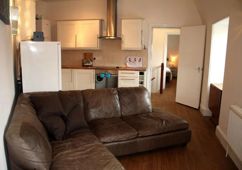 Cotswolds Valleys Accommodation - Bell Apartments - Exclusive use one and two bedroom family holiday apartments 3 available