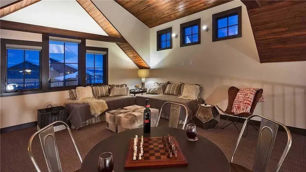 Blackstone Lodge 4 BedroomHoliday home By Moving Mountains