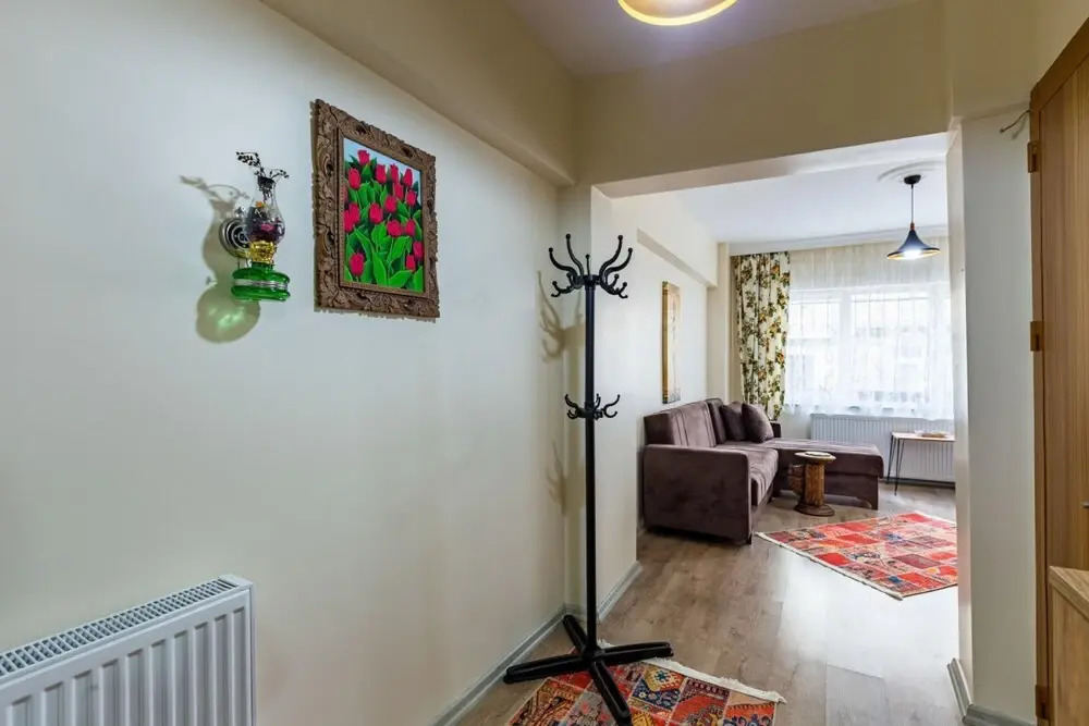 Colorful Flat With Backyard Close to Taksim Square