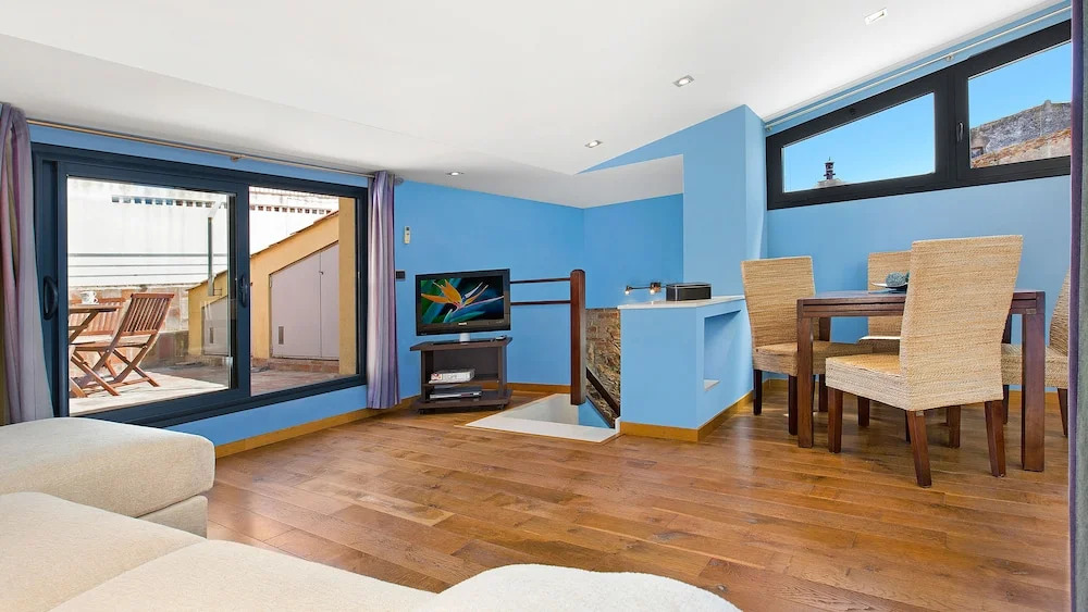Apartment - 3 Bedrooms with Sea views - 107161